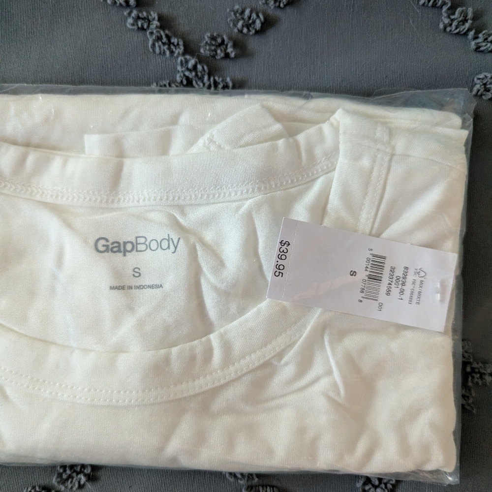 GapBody Softest Modal Pocket PJ T-Shirt - Picture 2 of 4